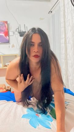 Ágatha trans - foto no feed de Curitiba