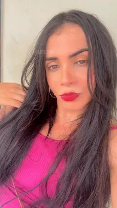 Ágatha trans - foto no feed de Curitiba