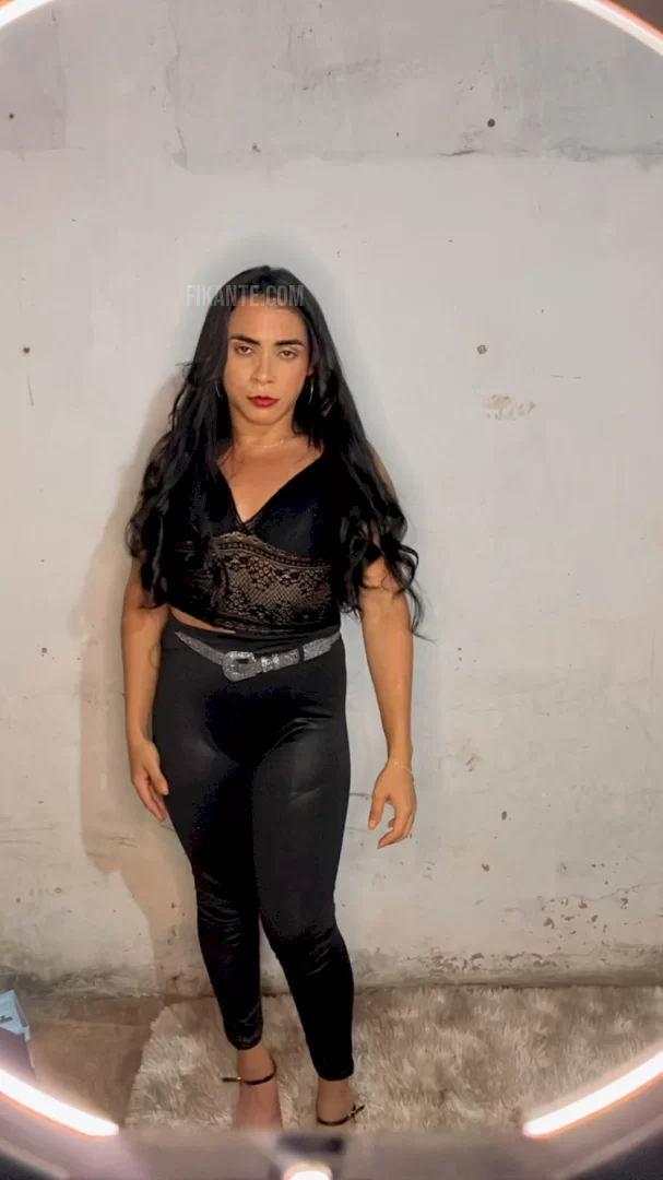 Ágatha trans - foto no feed de Curitiba