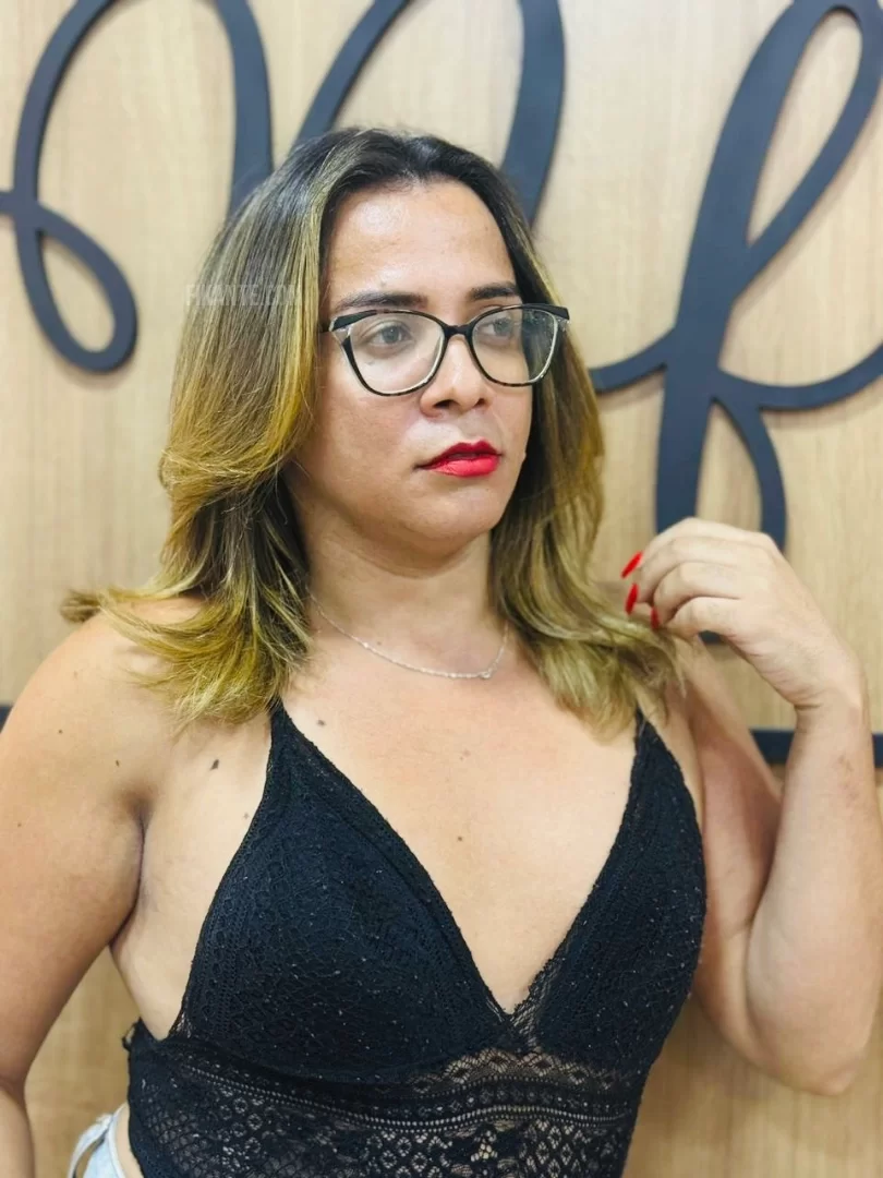 Ágatha trans - foto no feed de Curitiba