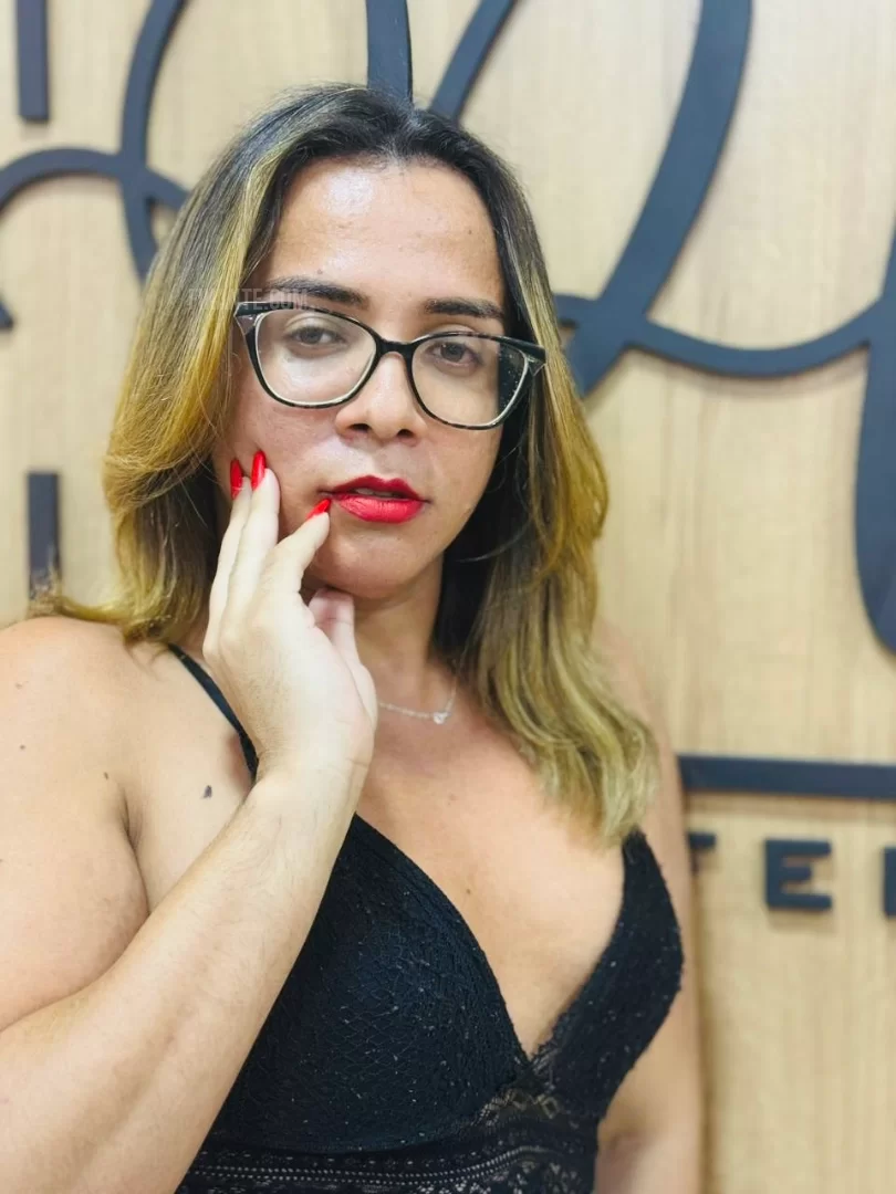 Ágatha trans - foto no feed de Curitiba