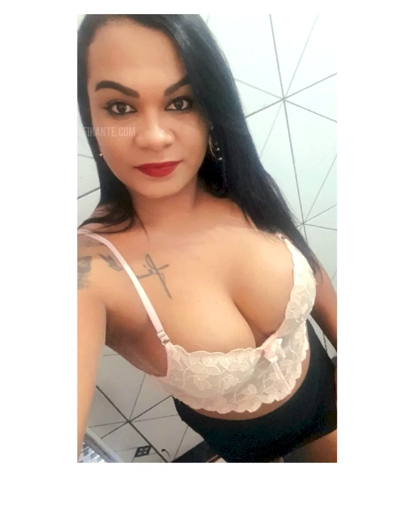 Adriana Transex Vilhena - foto no feed de Vilhena