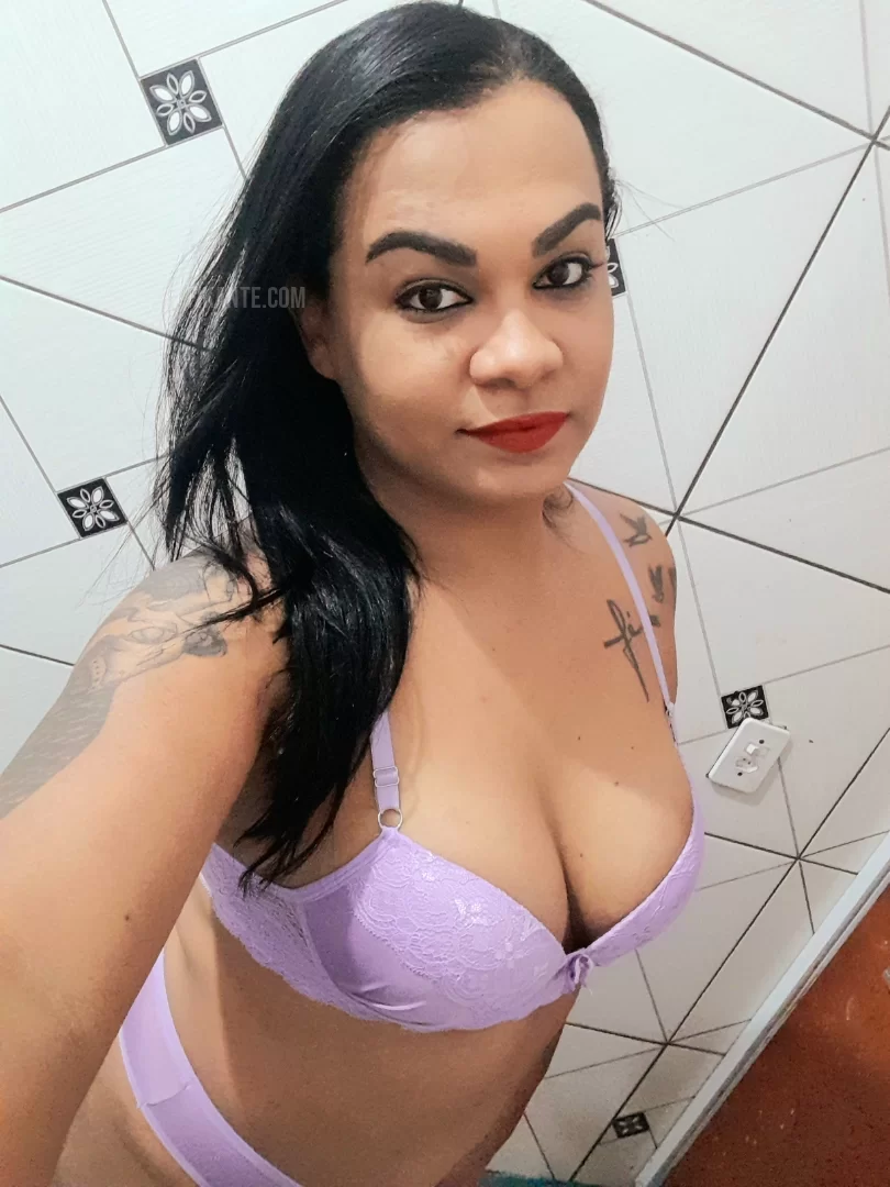 Adriana Transex Vilhena - foto no feed de Vilhena