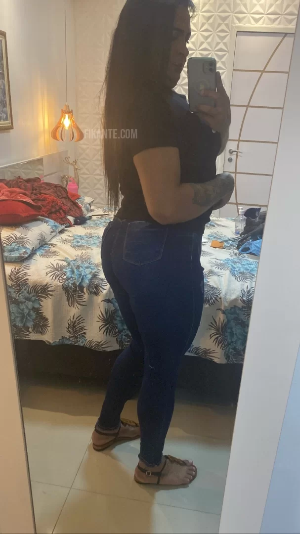 Roberta Rodrigues - foto no feed de Mombaça