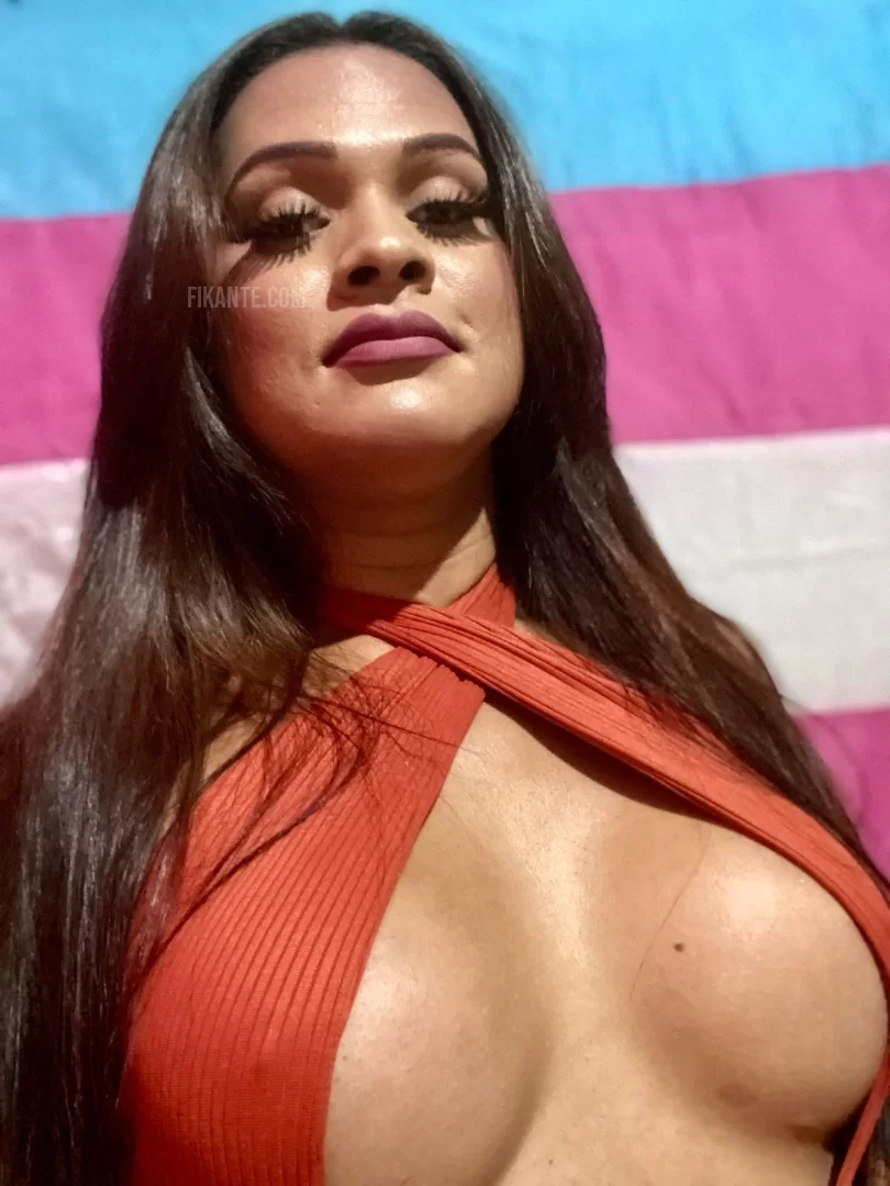 Kamylla Travestir - foto no feed de Tailândia