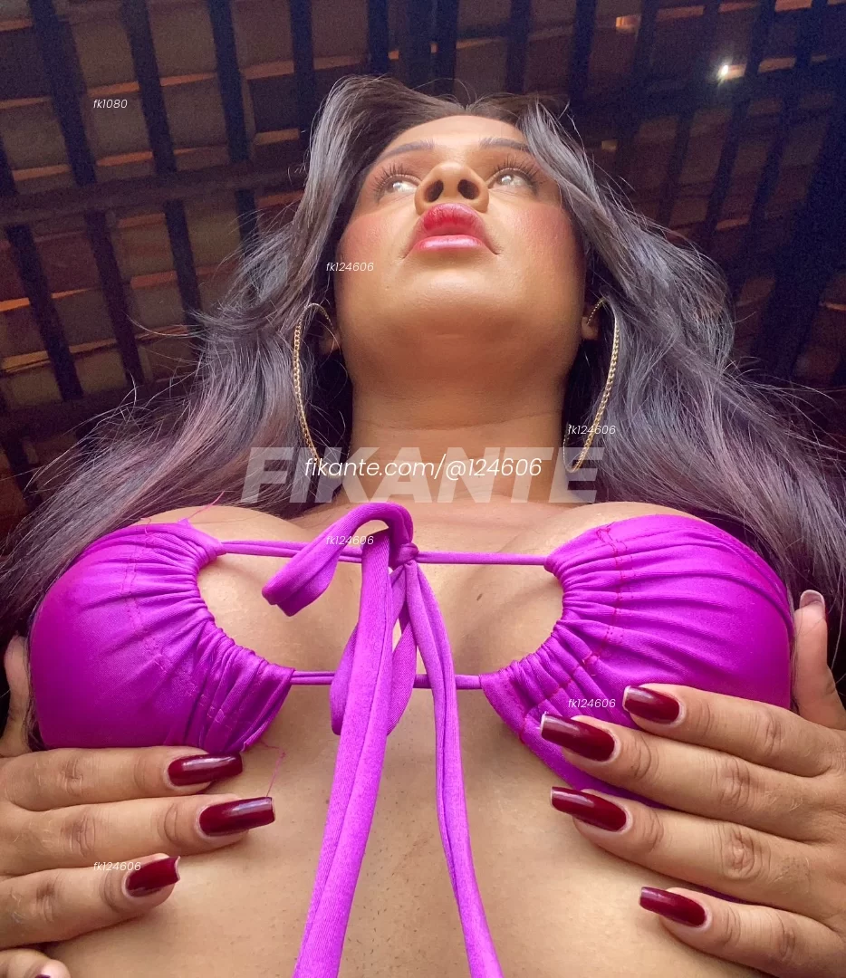 Kamylla Travestir - foto no feed de Tailândia