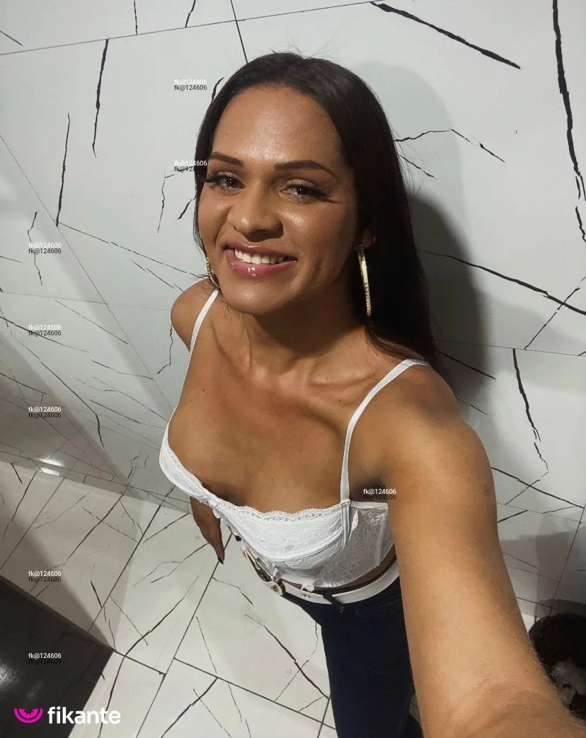 Kamylla Travestir - foto no feed de Tailândia
