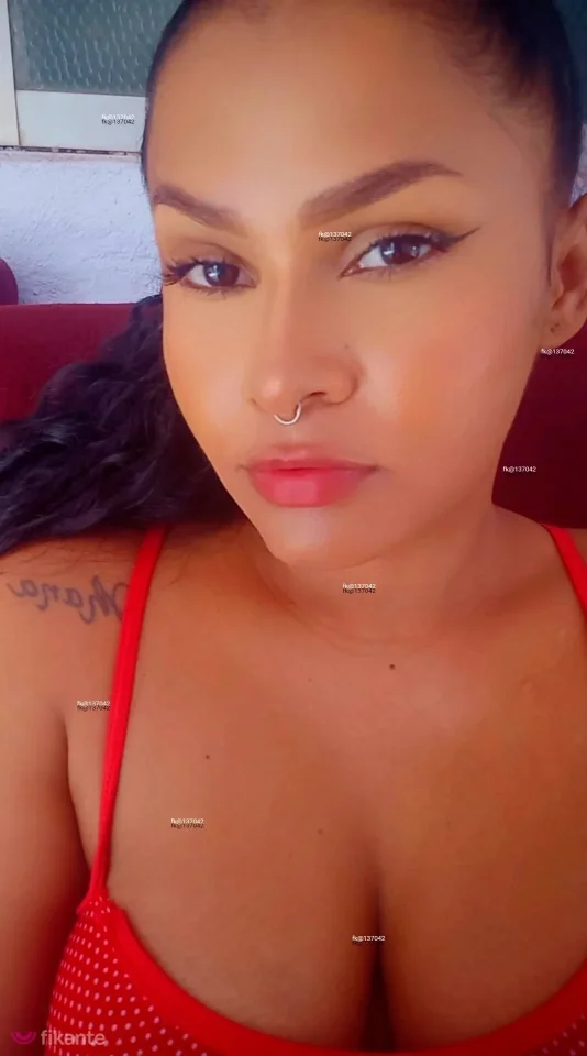 Foto de Kelly: Se tiver pedra nos rins tiro na boca só na mamada kkkk