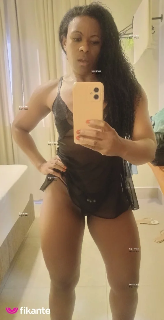 Morena dourada - foto no feed de Brasília