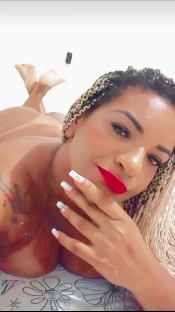 CAVALONA ESPECIALISTA NO ANAL - foto no feed de Cáceres