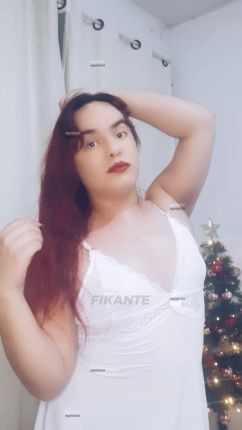 Katy - foto no feed de Catalão