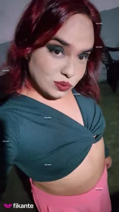 Katy - foto no feed de Catalão