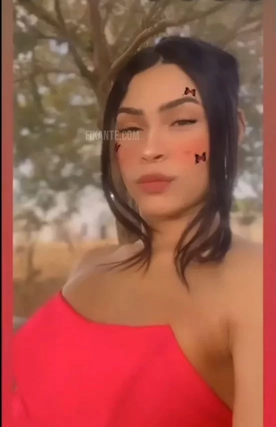 Taina sapequinha - foto no feed de sexo virtual