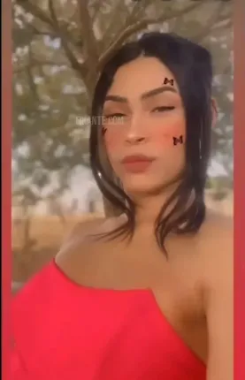 Taina sapequinha - foto no feed de sexo virtual