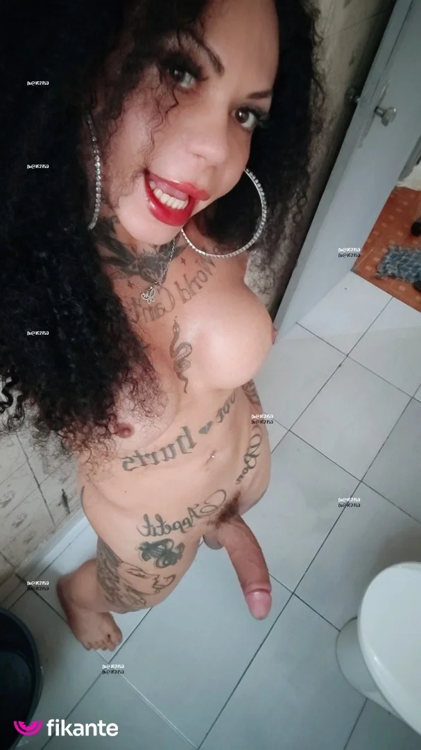 Foto de Eshilley Morena Pirocuda Tatuada 
