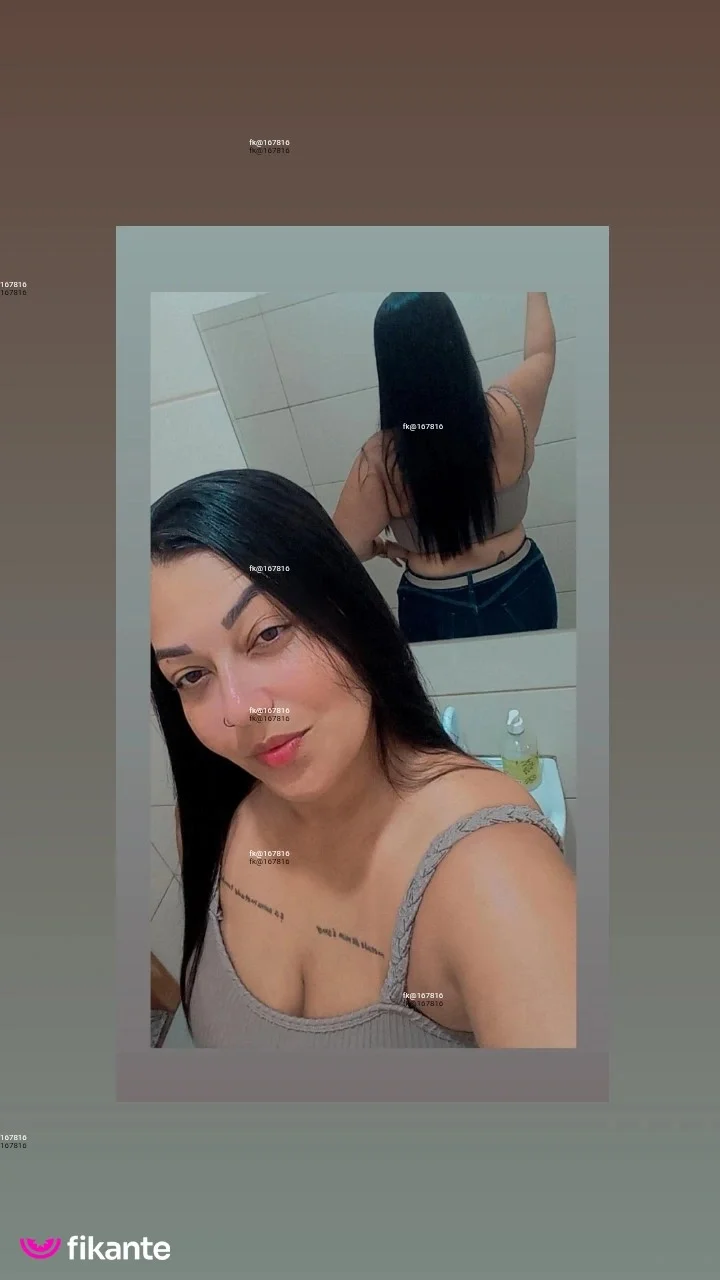 Foto profissional de Julinha Plus size