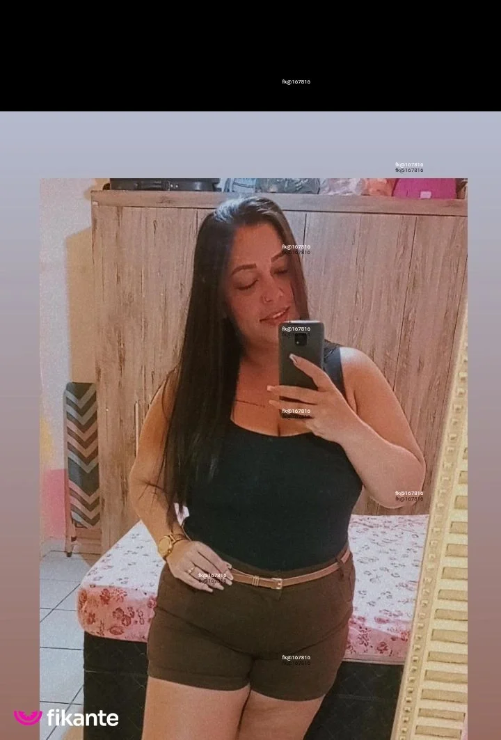 Foto profissional de Julinha Plus size