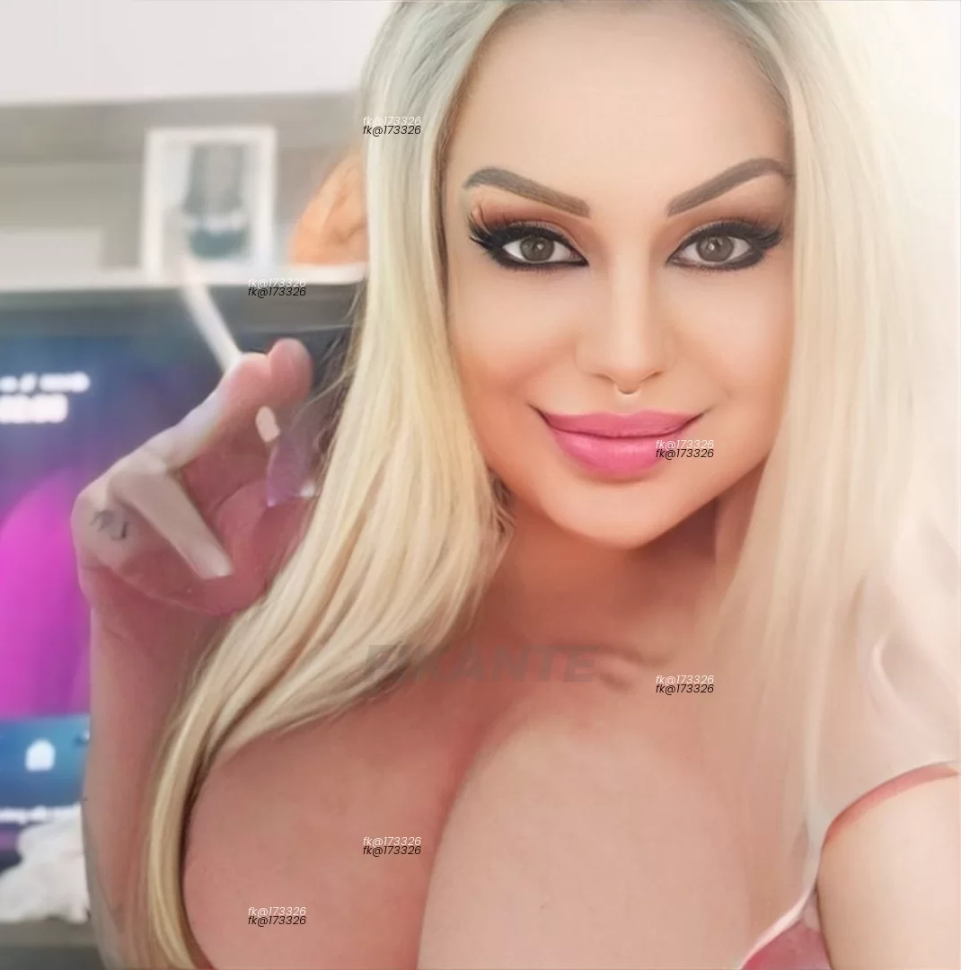 Fernanda Martini - foto no feed de sexo virtual
