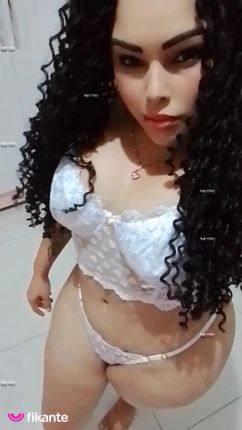 Aline Cacheada - foto no feed de Itaituba
