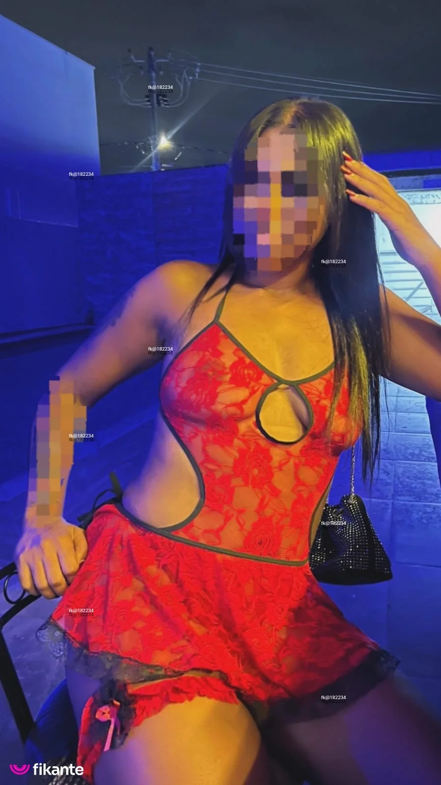 Stefani — garota de programa em Janaúba
