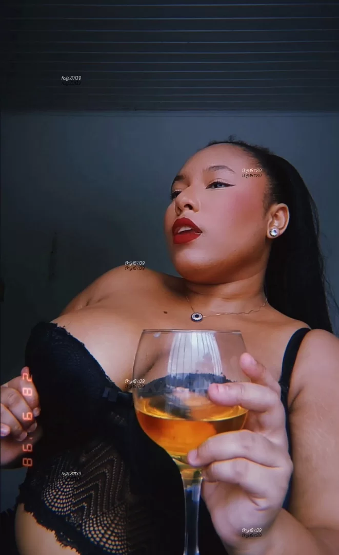 Karina Boss - foto no feed de sexo virtual