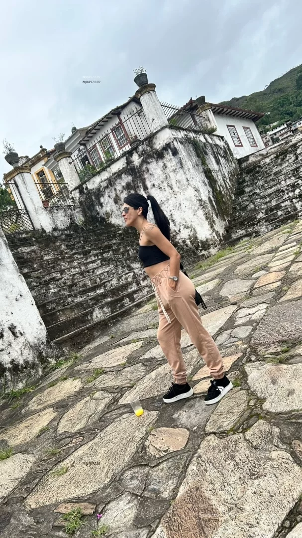 Gabriela - foto no feed de Guarapari