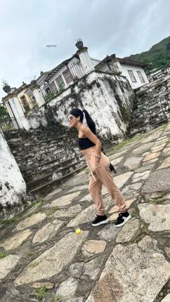 Gabriela - foto no feed de Guarapari