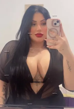 Rebecca - foto no feed de São Paulo