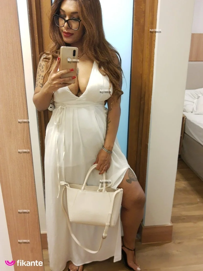 Fernanda Tavares - foto no feed de sexo virtual