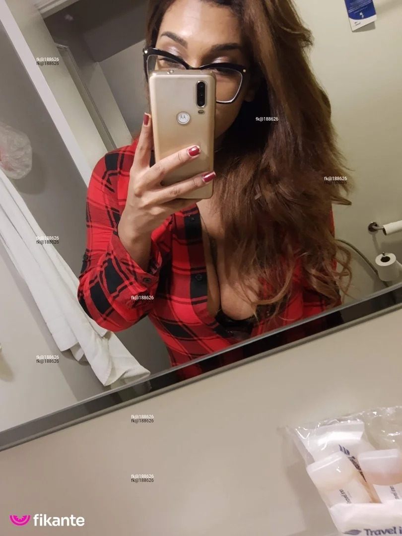Fernanda Tavares - foto no feed de sexo virtual