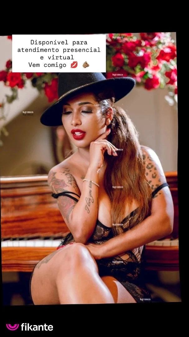 Fernanda Tavares - foto no feed de sexo virtual