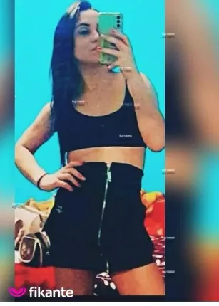 Micaela - foto no feed de Santiago