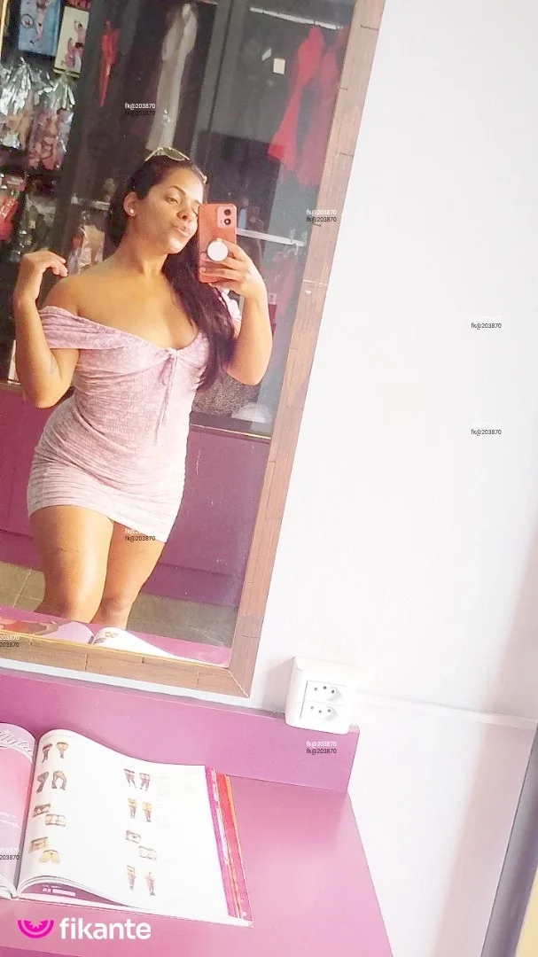 Sexologa bruna - foto no feed de Artur Nogueira