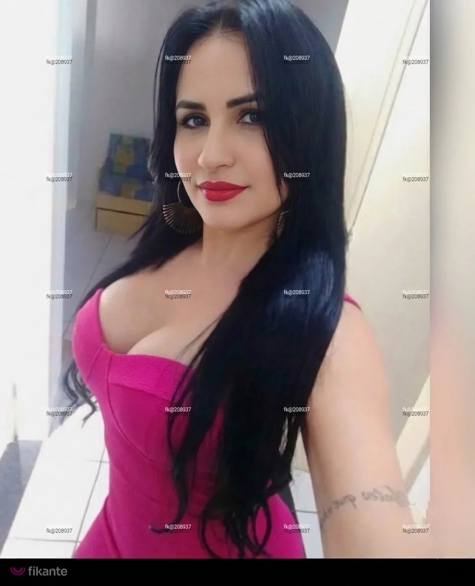 Foto profissional de Natalia Marins, acompanhante em Uruaçu, GO