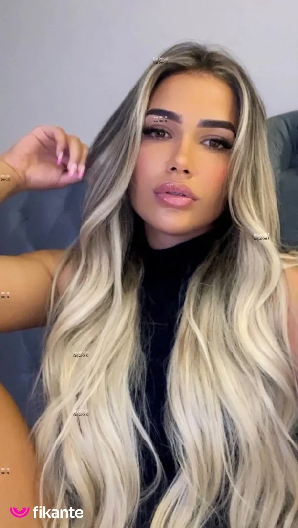 Giulia Ferraz - foto no feed de Goiânia
