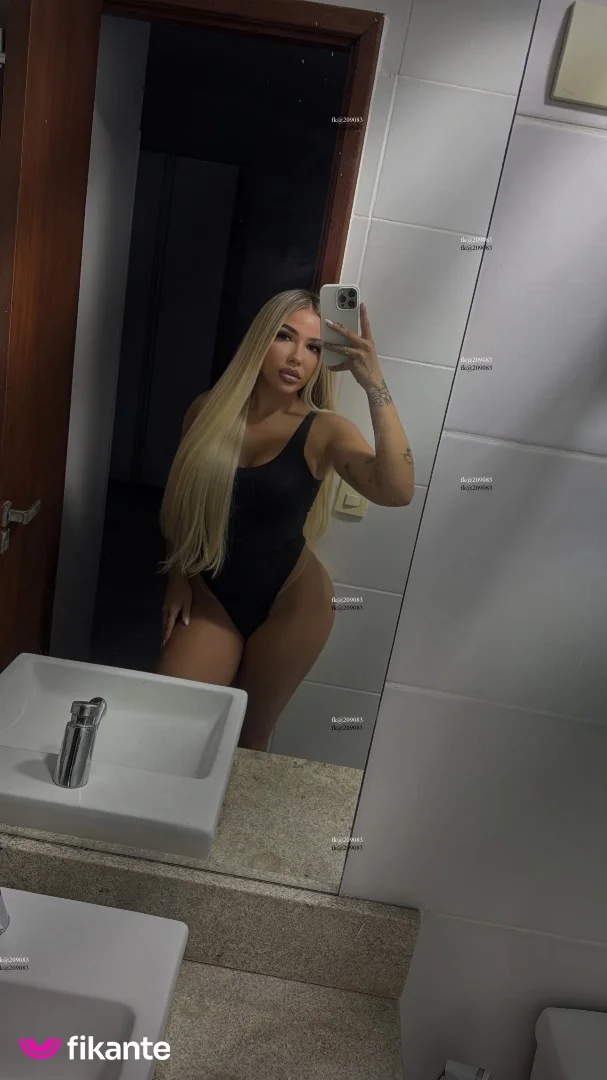 Giulia Ferraz - foto no feed de Goiânia