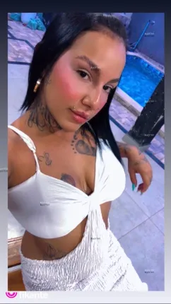 Katerine Alves - foto no feed de Santos
