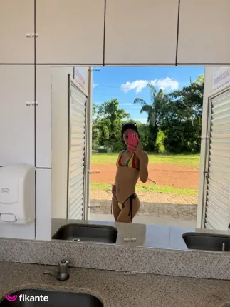 Angel Safadinha - foto no feed de sexo virtual