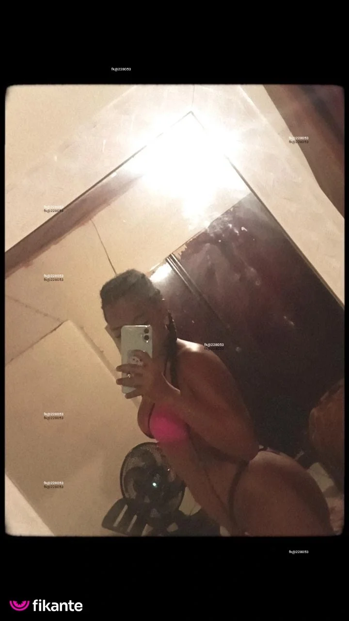 Foto profissional de Morena bumbum de ouro
