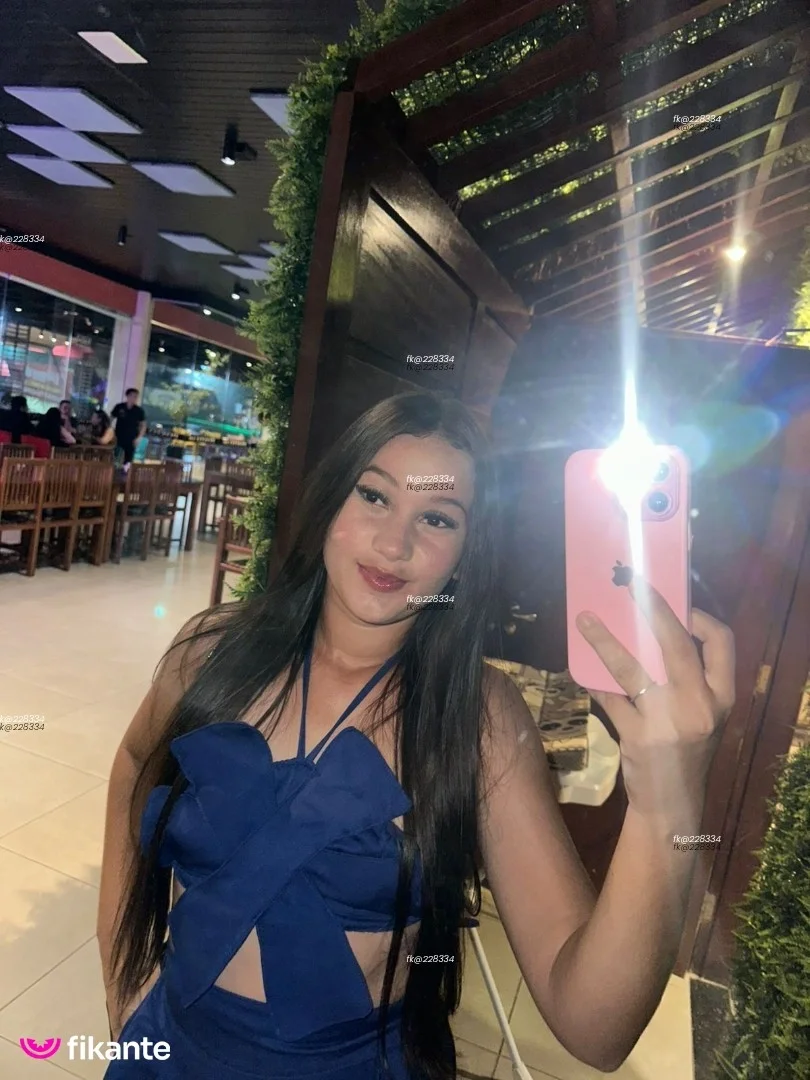 Isa - foto no feed de Redenção