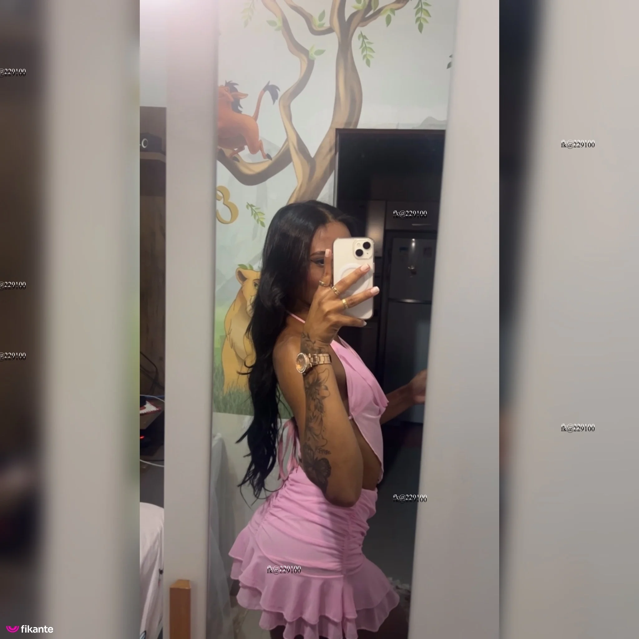 Mirella Vasconcelos, acompanhante travesti virtual