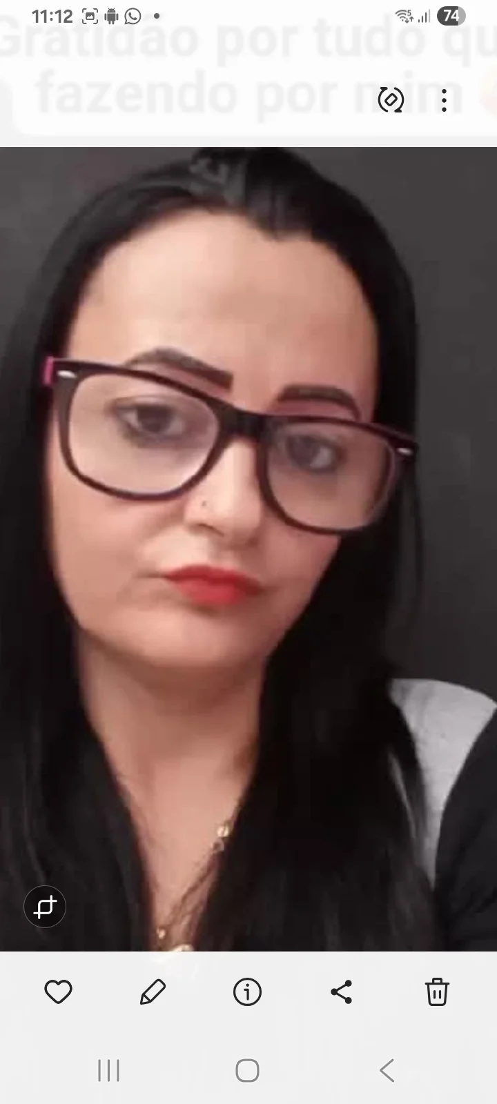 Foto profissional de Nina a morena legal