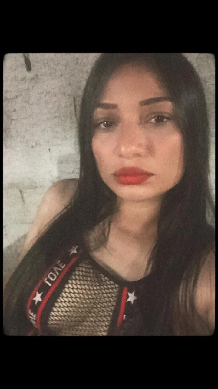 Foto profissional de Alline