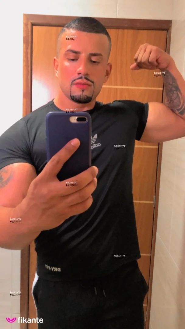 Matheus martins - foto no feed de sexo virtual