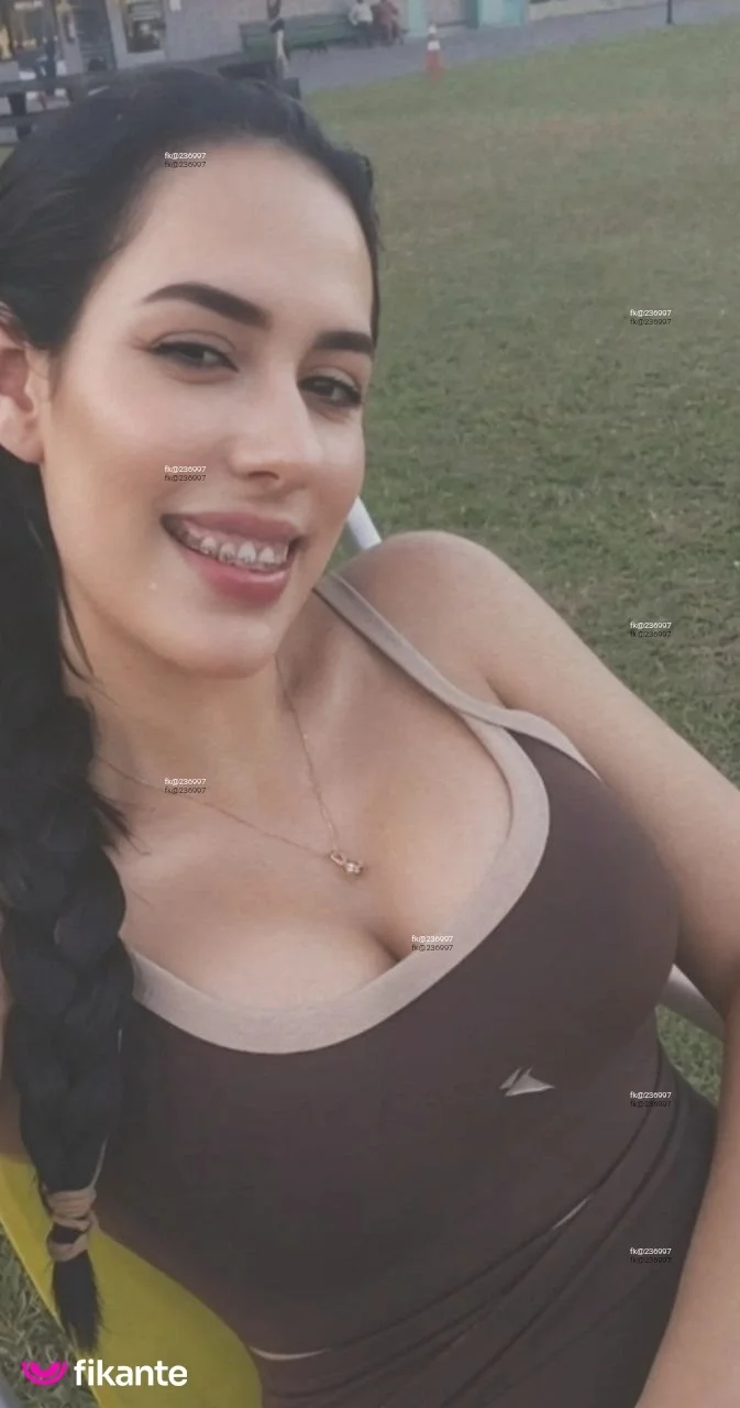 Larissa — garota de programa virtual