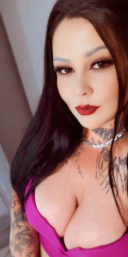 Foto profissional de Carol Acompanhante