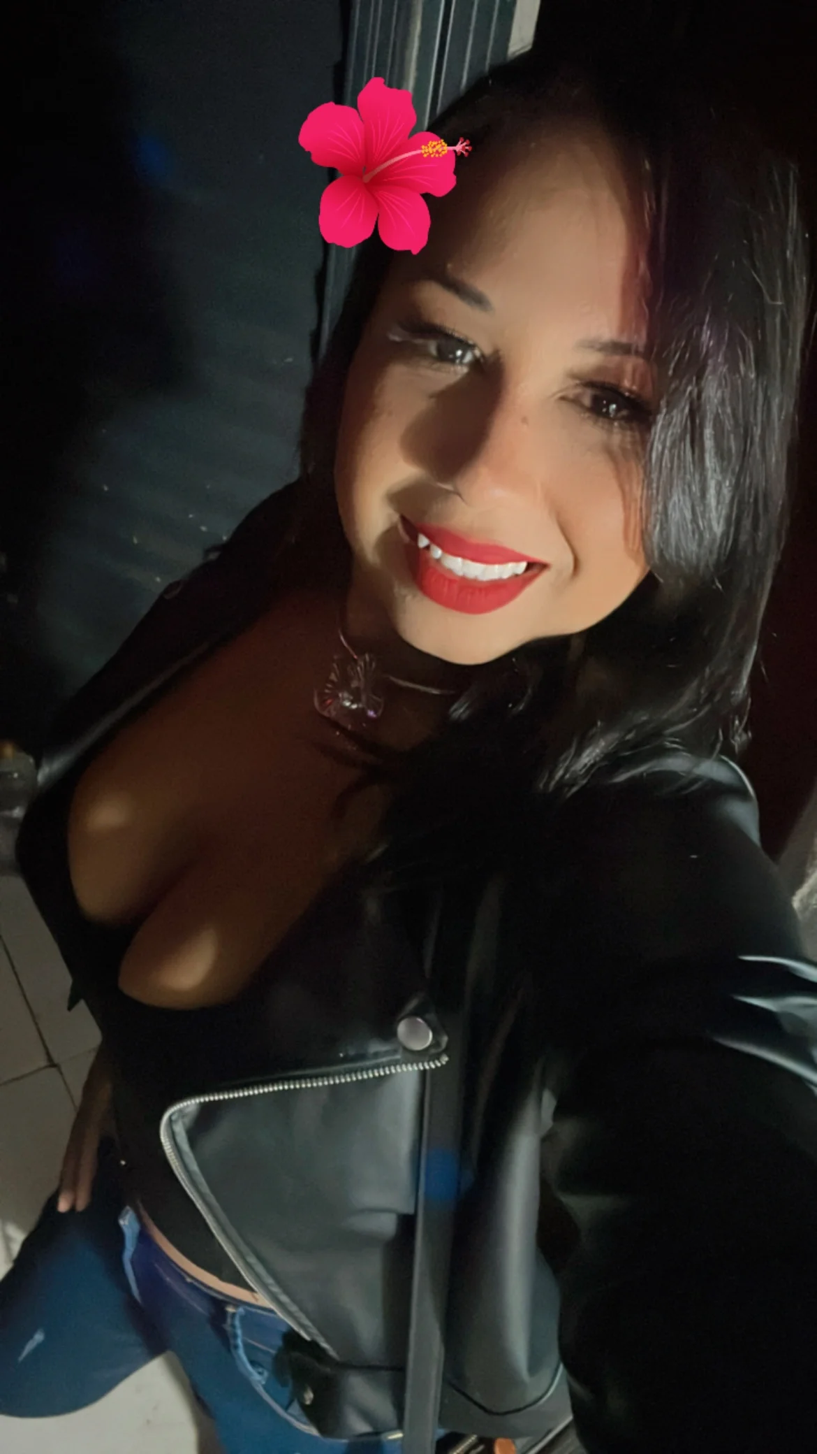 Cris Mendes — garota de programa em Paranaíba