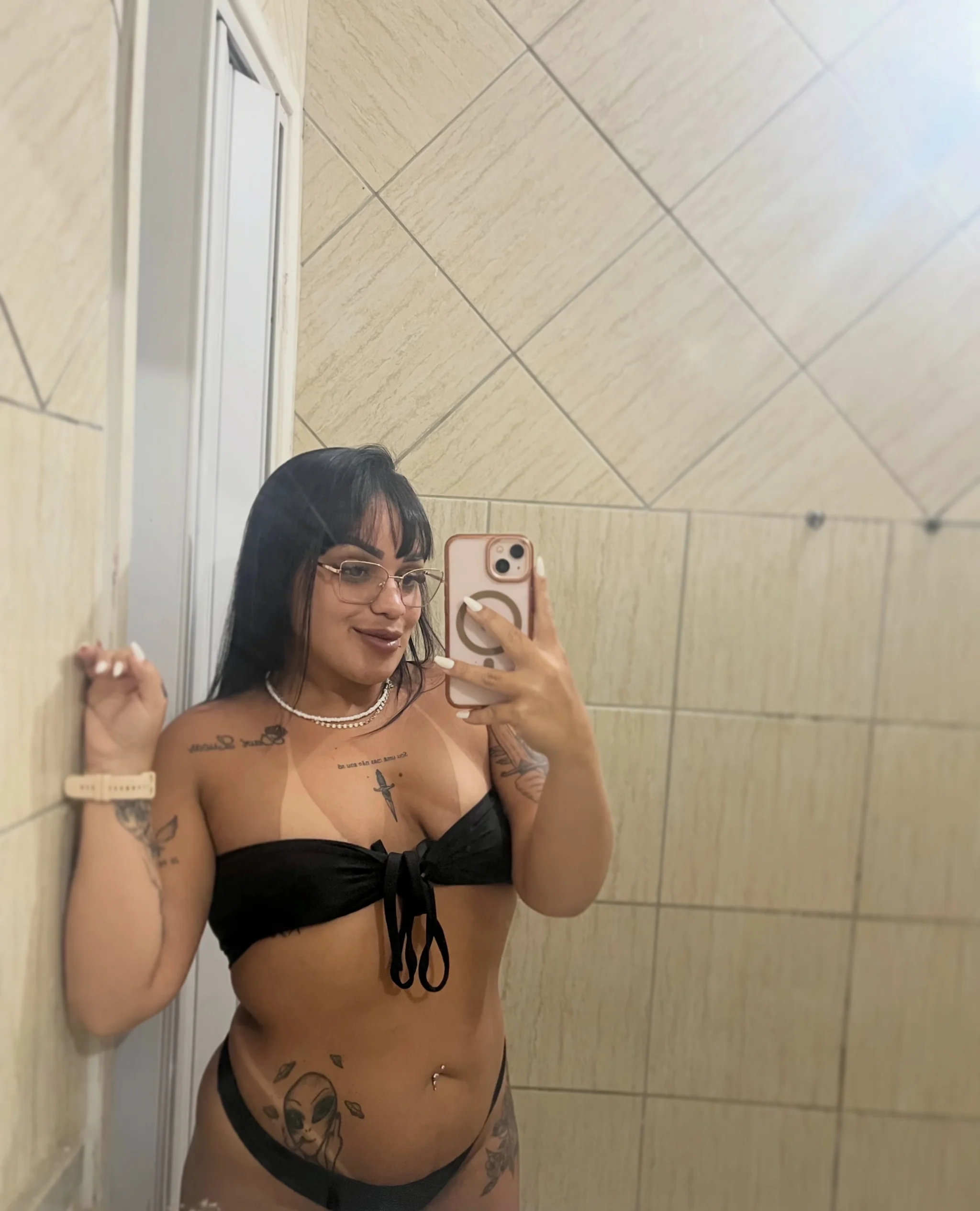 Branquinha — garota de programa em Maracanaú