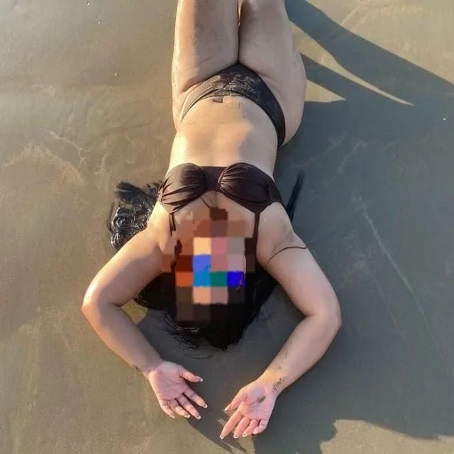 Foto profissional de Debora massagem e sexo