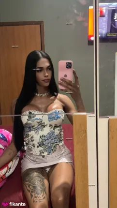 Magrinha Dotada - foto no feed de sexo virtual
